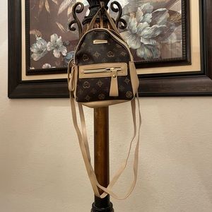 B. yang Please check all picture of condition.